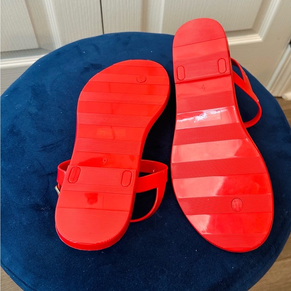 NEW Antonio Melani Jelliez Emblem Thong Jelly Sandals Red Size 9 - Picture 2 of 6
